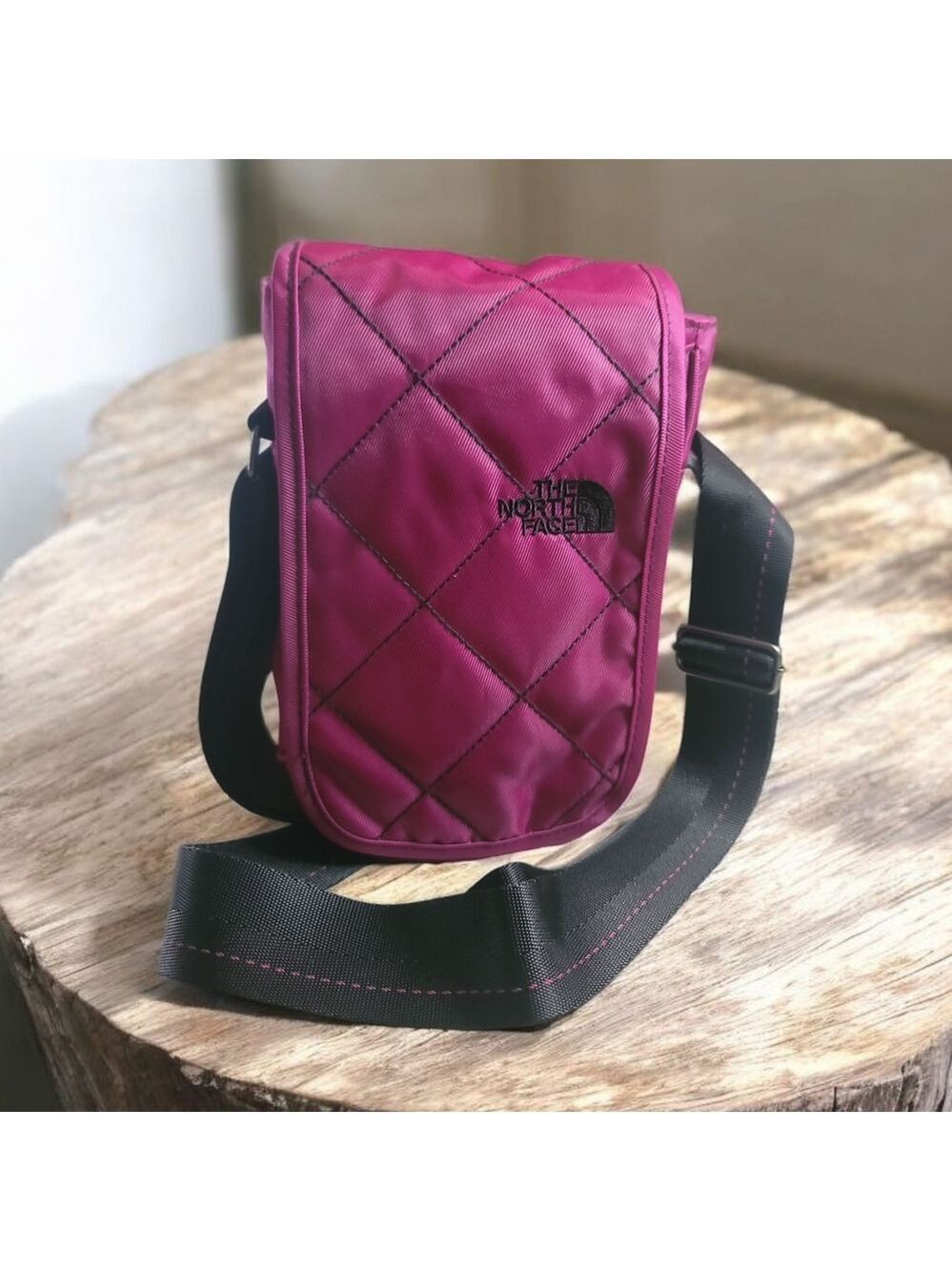 The North Face Unisex Quilted Nylon Crossbody Bag EUC